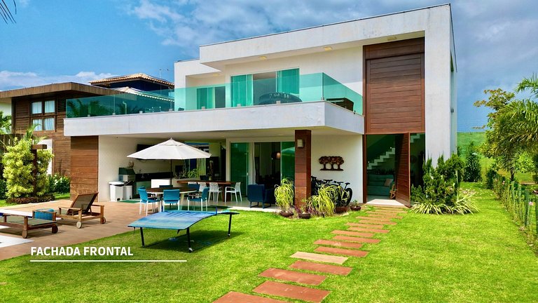 5-Bedroom House Near the Beach in Guarajuba