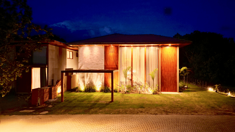 Beach House in Praia do Forte Close to The Sea