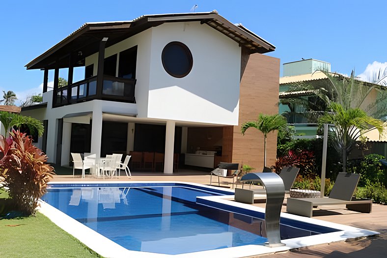 Seaside mansion (right on the sand) in Guarajuba