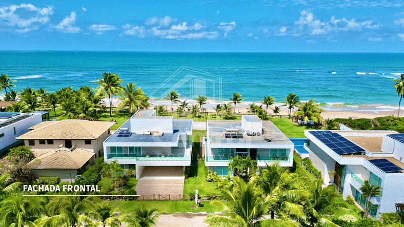 Seaside mansion (right on the sand) in Guarajuba