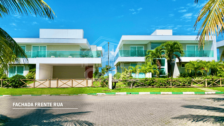 Seaside mansion (right on the sand) in Guarajuba