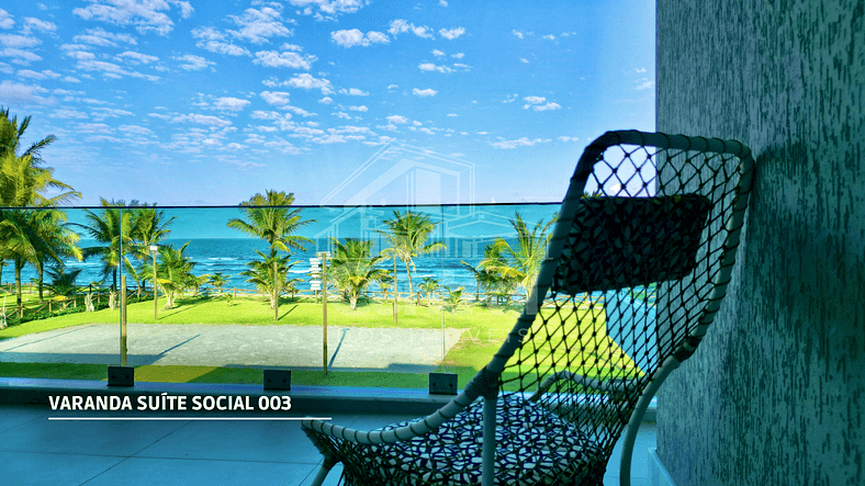 Seaside mansion (right on the sand) in Guarajuba